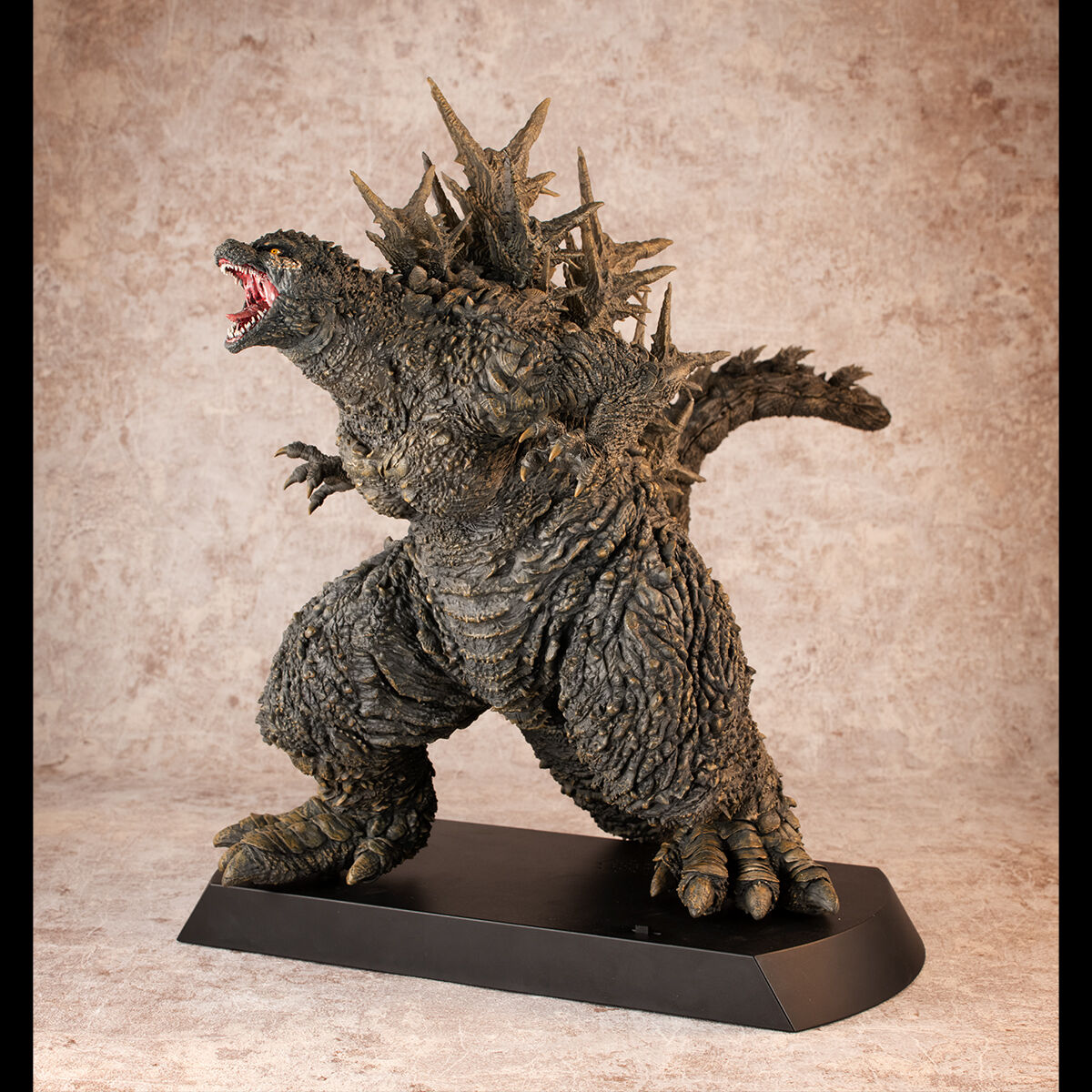 PREMIUM BANDAI UA Monsters Godzilla (2023) assault on Ginza image color ver. LED light & Sound gimmick Figure Japan NEW